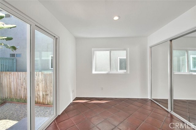 Building Photo - 310 Bayview Dr