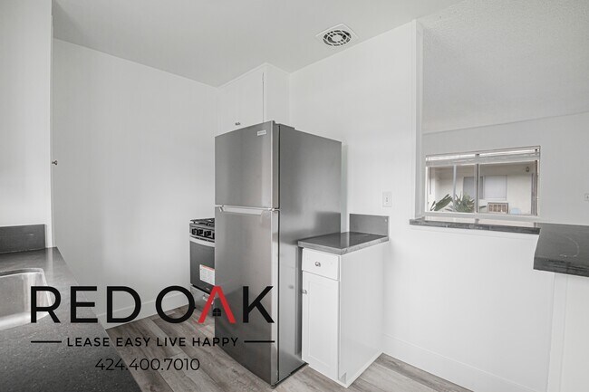 Building Photo - 630 N Cerritos Ave