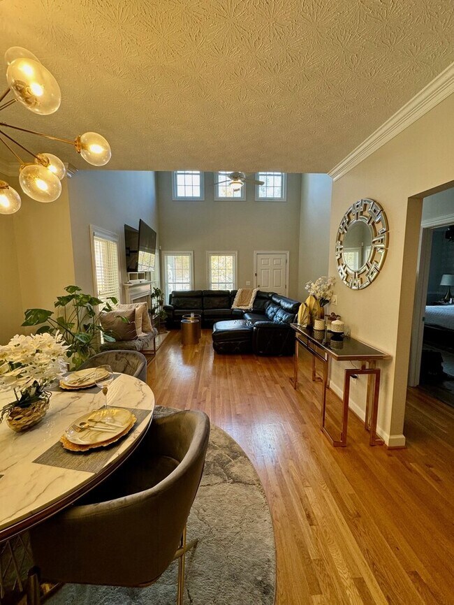 Building Photo - Port Warwick Luxury attached Home