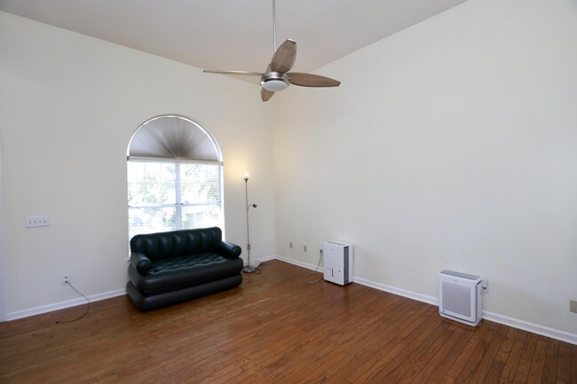 Building Photo - 21 N Trace Ct
