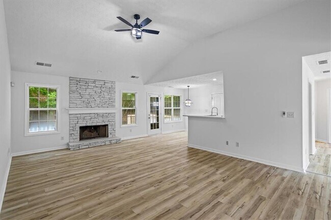 Building Photo - 75 Havenwood Ln