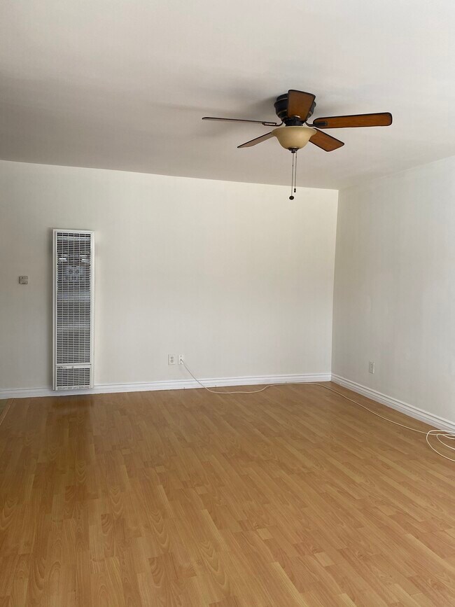 Building Photo - 5457 Laurel Canyon Blvd
