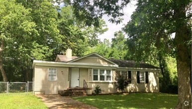 Building Photo - Beautiful South Cloverdale