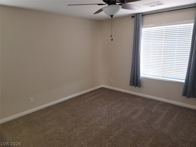 Building Photo - 2919 Tremont Ave