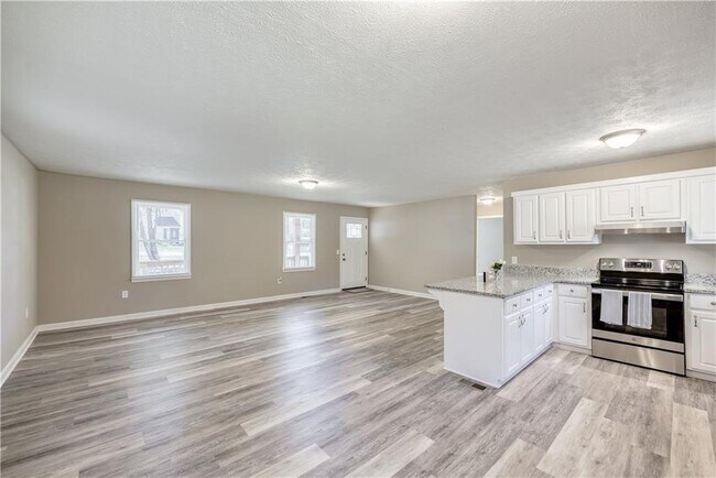 Building Photo - 130 Glory Ln