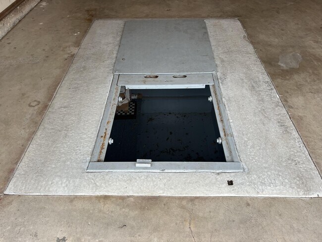 Building Photo - 628 Waterview Rd