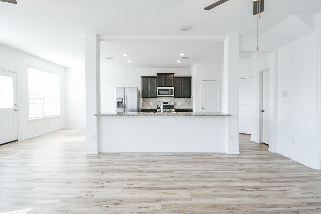Building Photo - 18825 Amaro Hills Dr