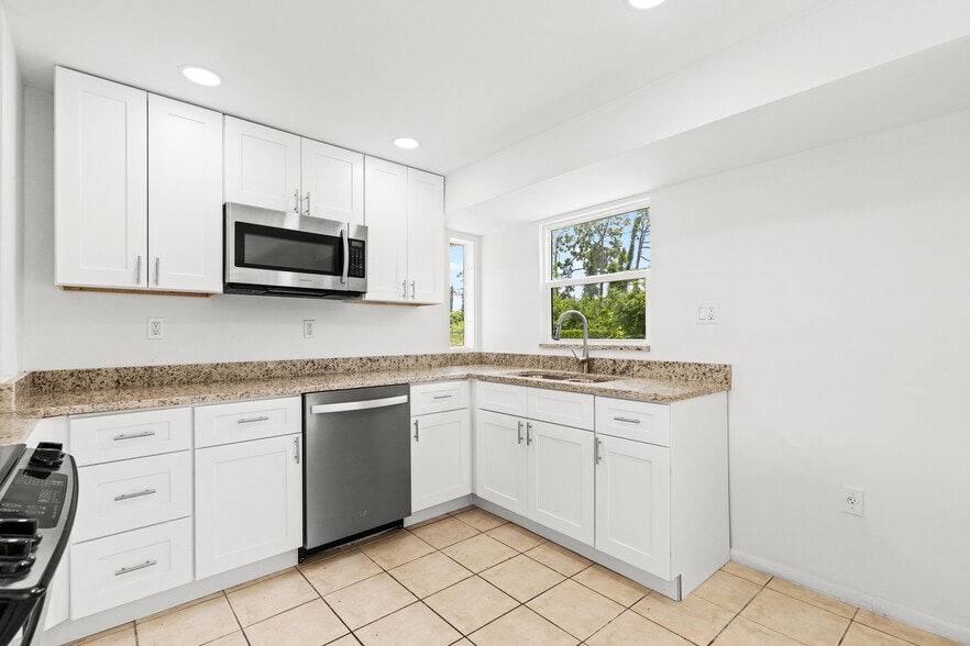 Building Photo - 1057 Tropical Ave NW