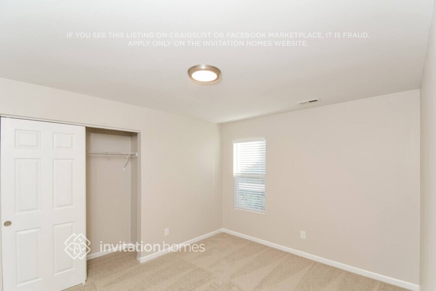 Building Photo - 4 Duck Pond Ct