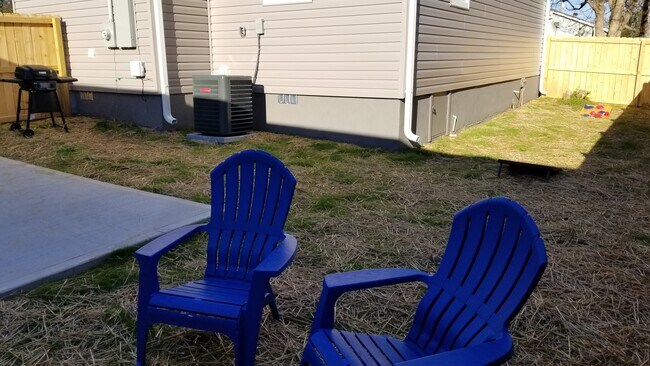 Building Photo - 2 Bigby St