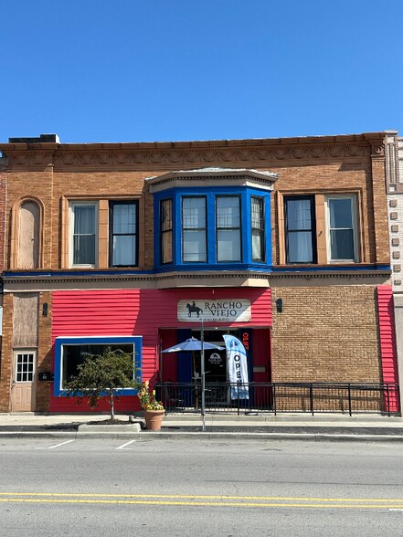 Building Photo - 120 N Main St