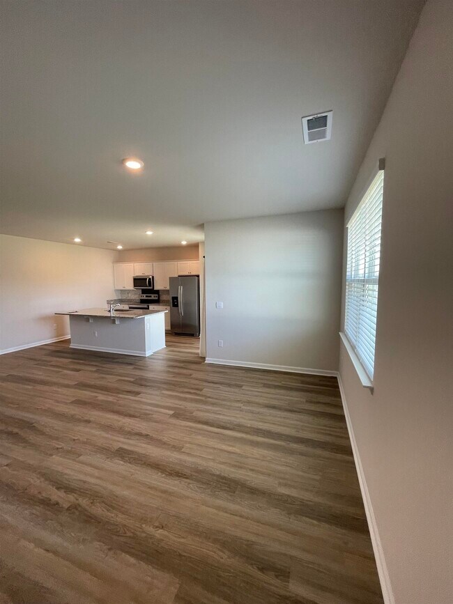 Building Photo - 5175 Yellowstone Dr