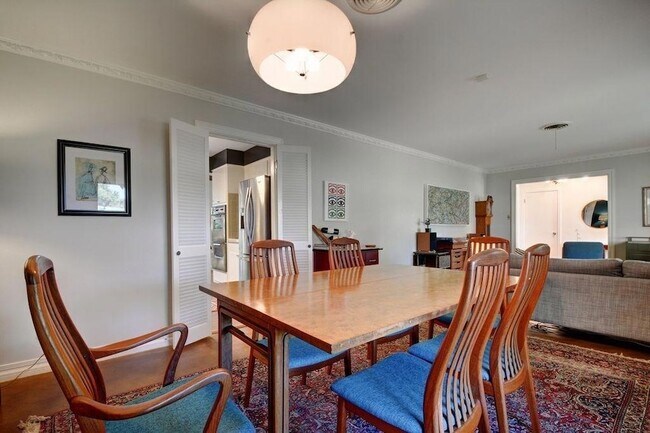 Building Photo - 1708 Windoak Dr