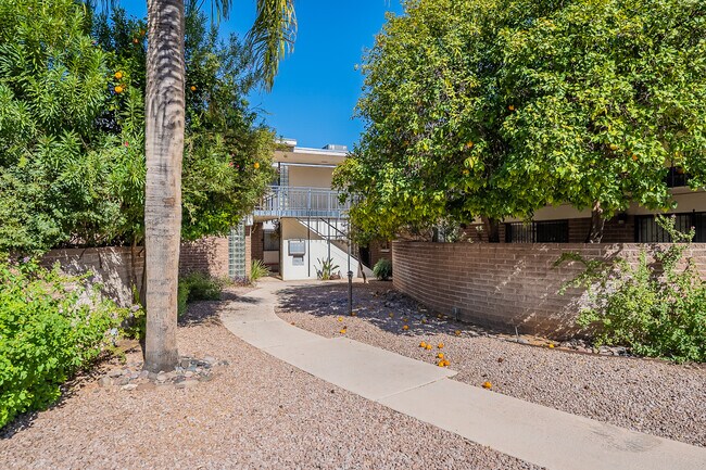 Deep entrance - 3940 E. Timrod St. #226