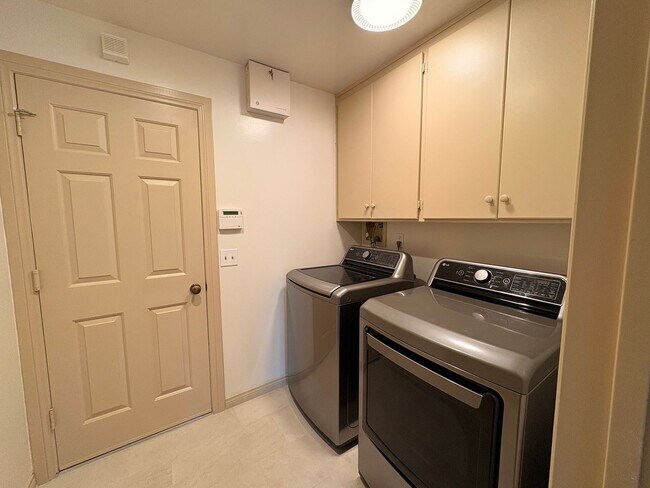 Building Photo - Welcome to your dream home in the heart of...