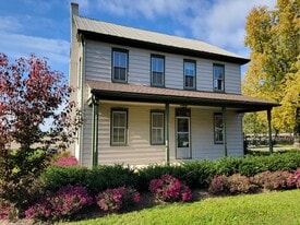 Building Photo - 819 Fruitville Pike