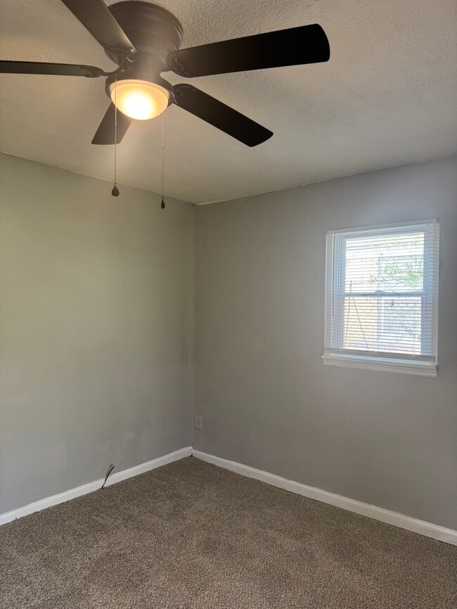 Building Photo - 1515 Rosedale Ave