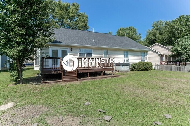 Building Photo - 4 Bedroom Pet-Friendly Home in Hendersonville, TN with Main Street Renewal