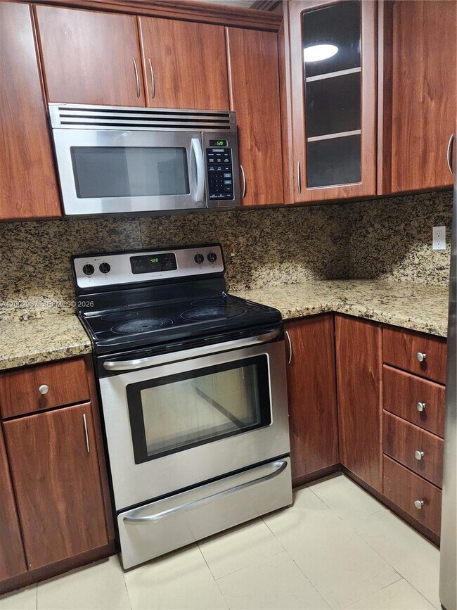 Building Photo - 6485 SW 129th Ave