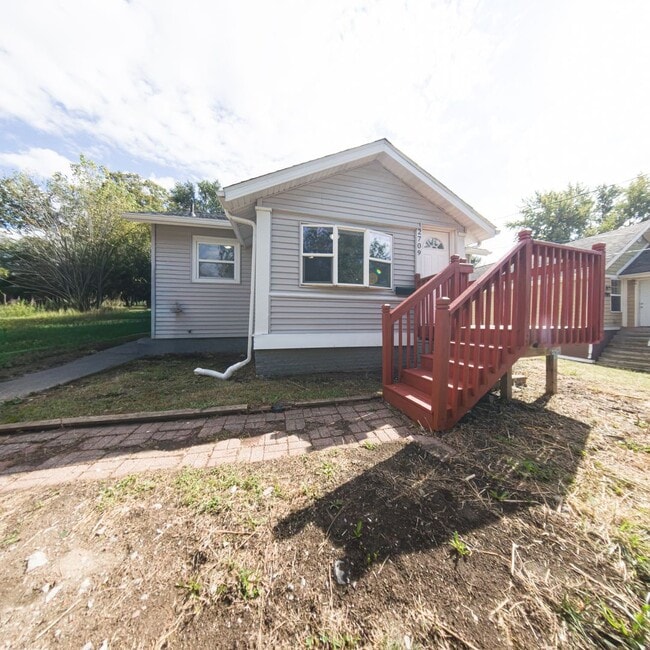 Building Photo - 3 Bedroom 1 Bathroom with Bonus Room