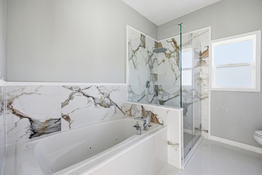 Building Photo - 14550 SW 61st Ct