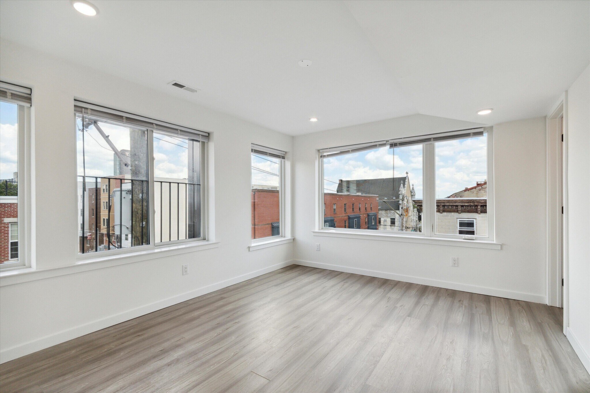 Building Photo - 1338 N 15th St