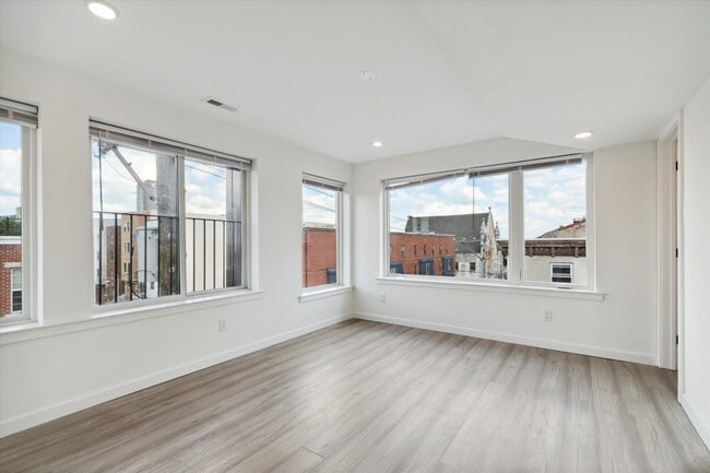 Building Photo - 1338 N 15th St