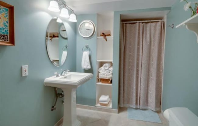 Downstairs Bathroom - 925 NE 79th Ave