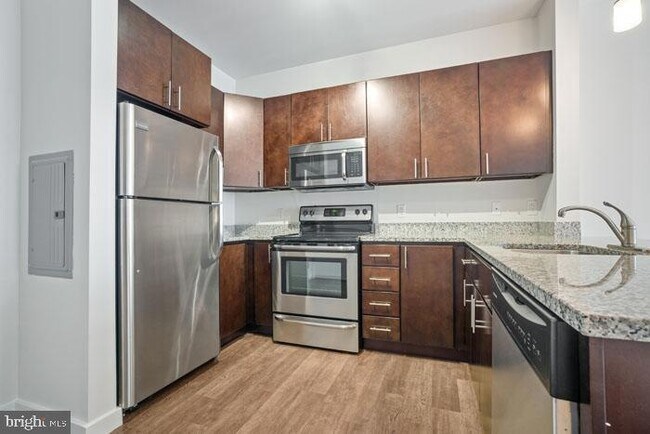Building Photo - 131 Bridge Street Unit 1B-2-2420