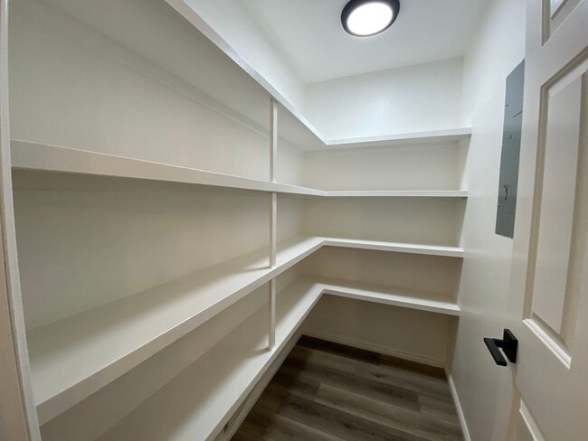 Building Photo - REMODELED 2 BEDROOM UNIT DOWNTOWN ST. GEORGE!