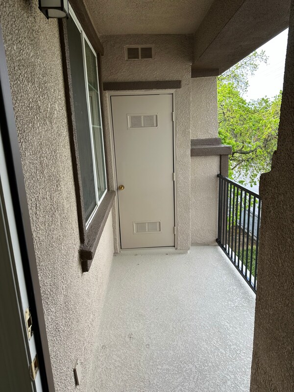 Building Photo - 12400 Fair Oaks Blvd