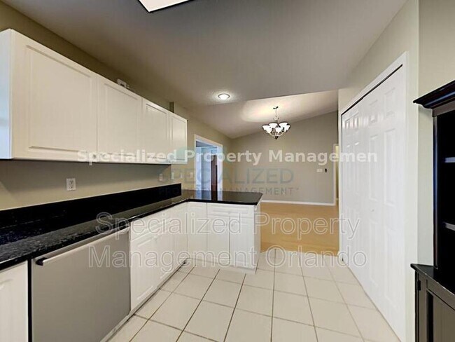 Building Photo - 805 W Smith St