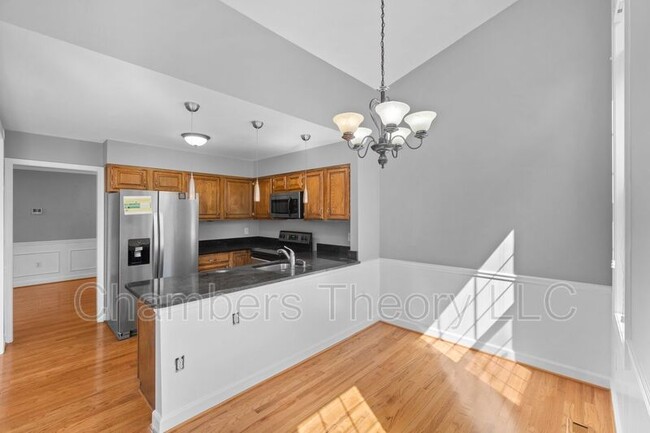 Building Photo - 2170 Kings Garden Way