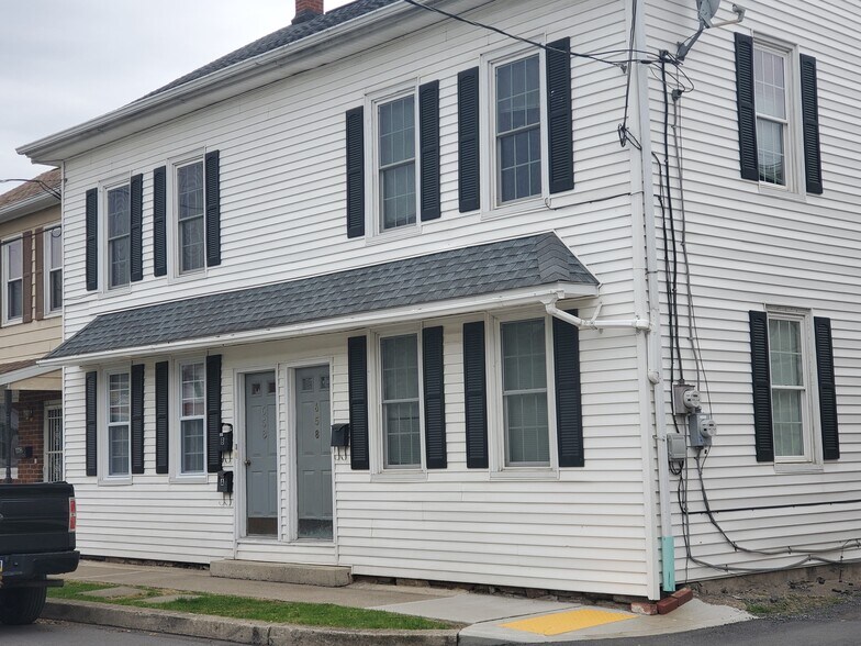Building Photo - 658 Grand St