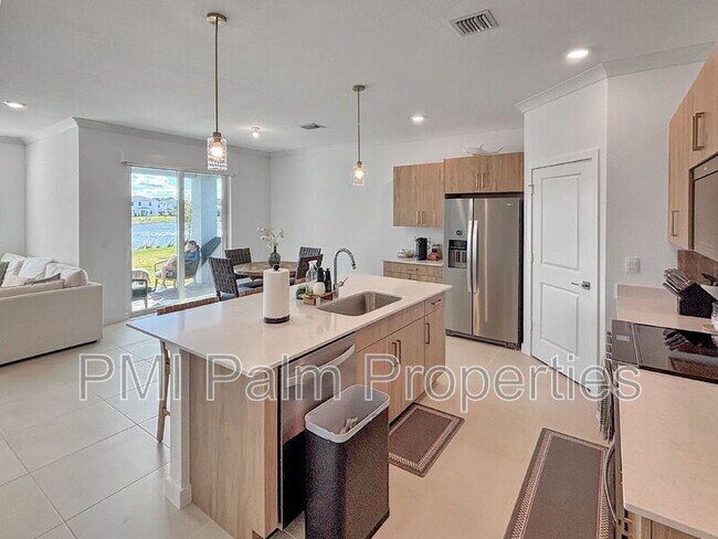 Building Photo - 5989 SE Sky Blue Cir