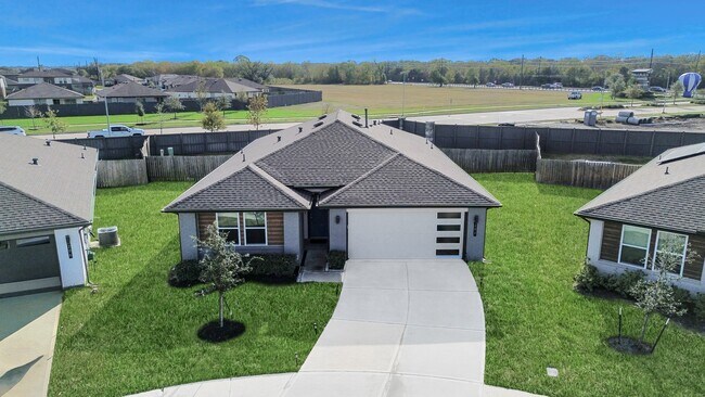 Building Photo - 202 Serena Pk Ln