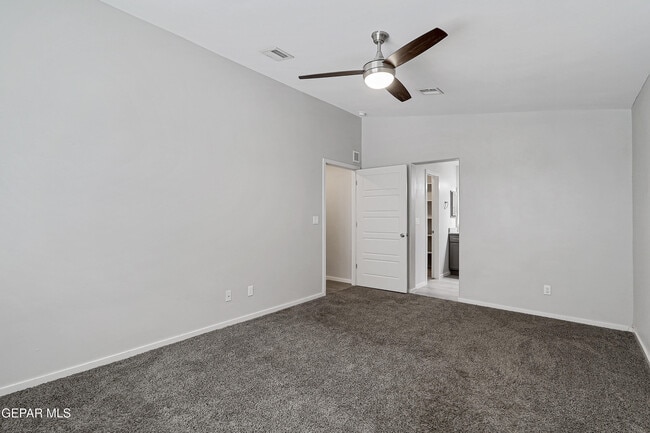 Building Photo - 13804 Flora Vista Ave