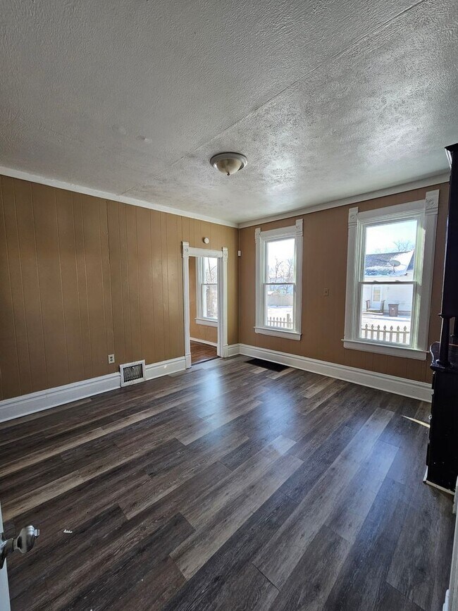Building Photo - 1308 South Western Avenue