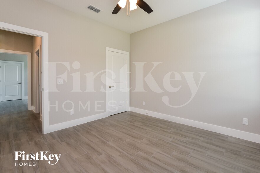 Building Photo - 1521 Eloise Ct