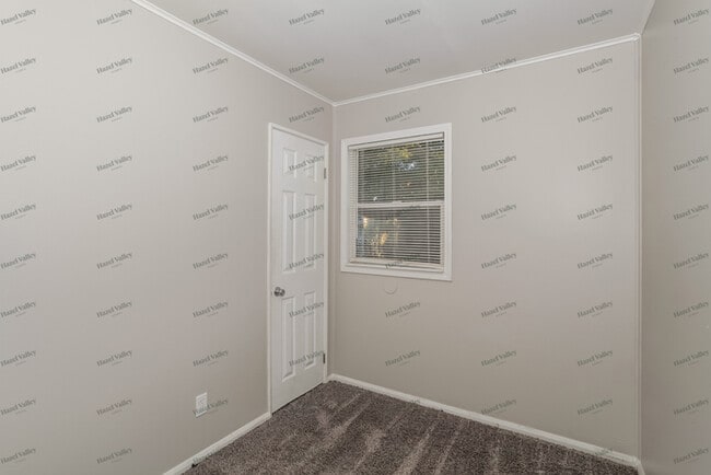 Building Photo - 2019 Catalpa Ave