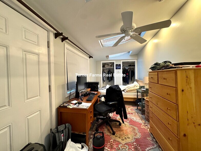 Building Photo - 83 E Brookline St