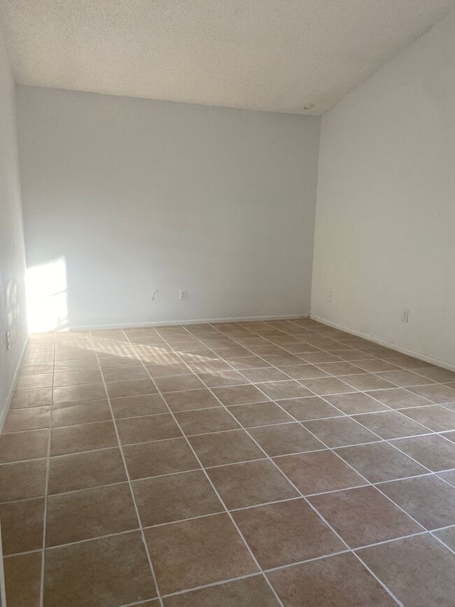 Building Photo - Lovely 3 Bed / 2 Bath Home in Apopka Quiet...