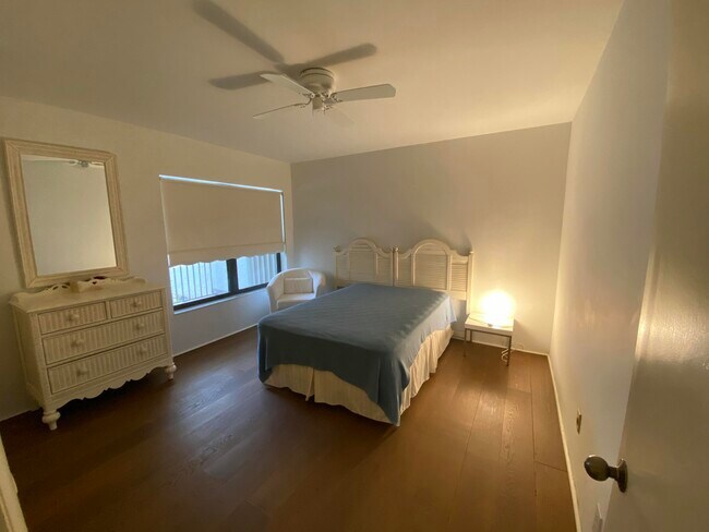 Building Photo - 5801 N Ocean Blvd