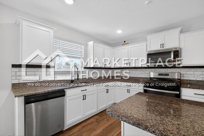 Building Photo - 1067 Evan Ct