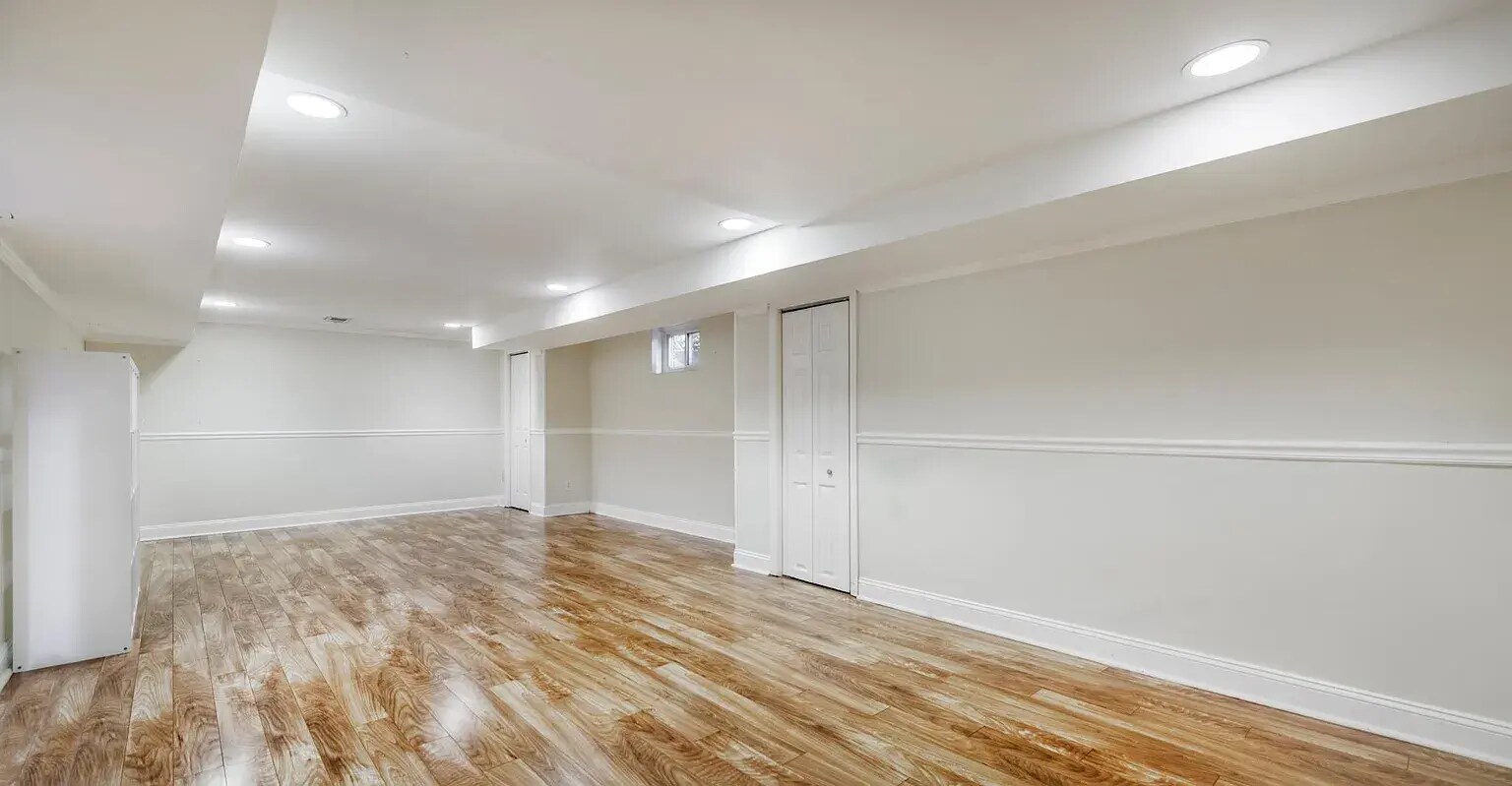 Downstairs Family Room - 129 Fleetwood Ter