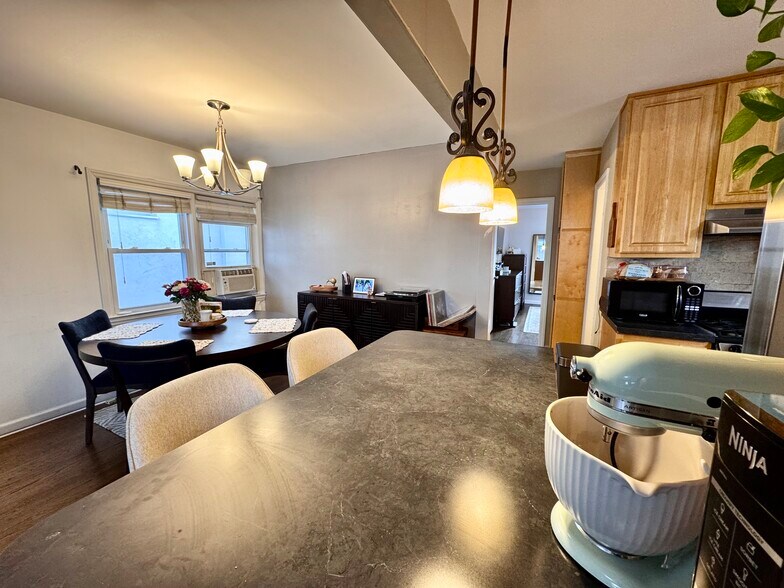 View to Dining Area - 130 Pine St