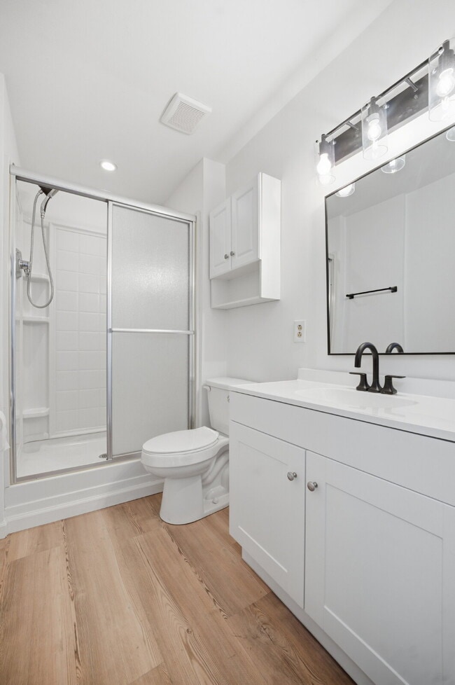 Building Photo - FULLY REMODELED 2 BED, 1.5 BATH BUNGALOW IN NORFOLK FOR RENT!