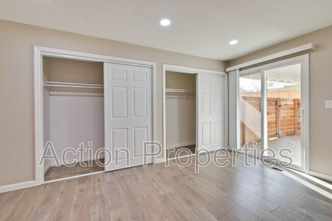 Building Photo - 560 Firloch Ave