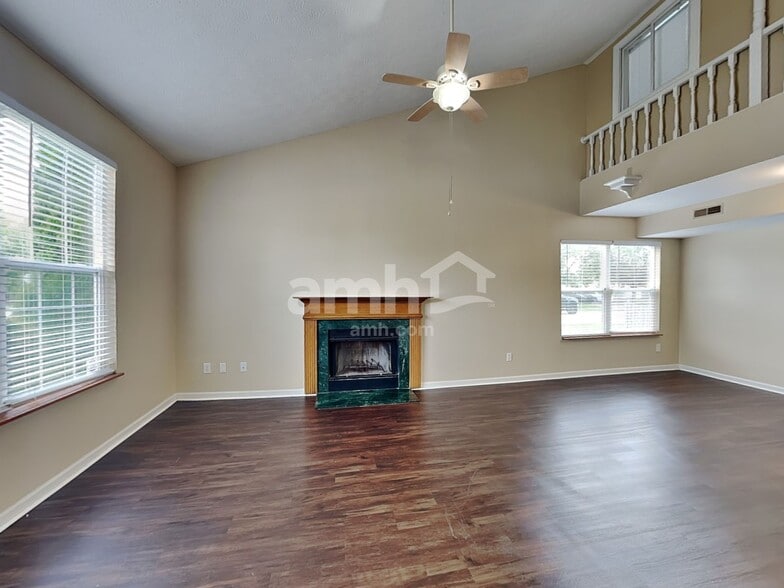 Building Photo - 10094 Plantana Blvd