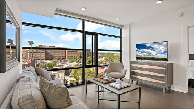 Building Photo - 1947 Vermont Ave NW